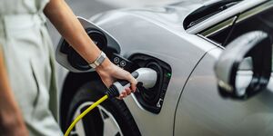 AdobeStock  auto auf geldmünzen