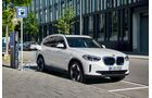 BMW iX3 2021, E-Auto, Ladesäule, laden