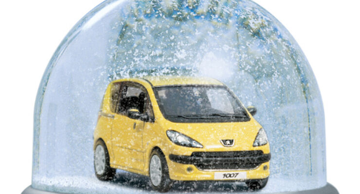 Peugeot in der Schneekugel