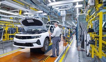 Produktion Opel Astra, Rüsselsheim, Autobau, Fließband, Autohersteller,  Automobilproduktion, Autowerk, Werk