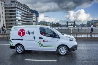 Nissan Liefert Elektrotransporter 300 Nissan E Nv200 Fur Dpd